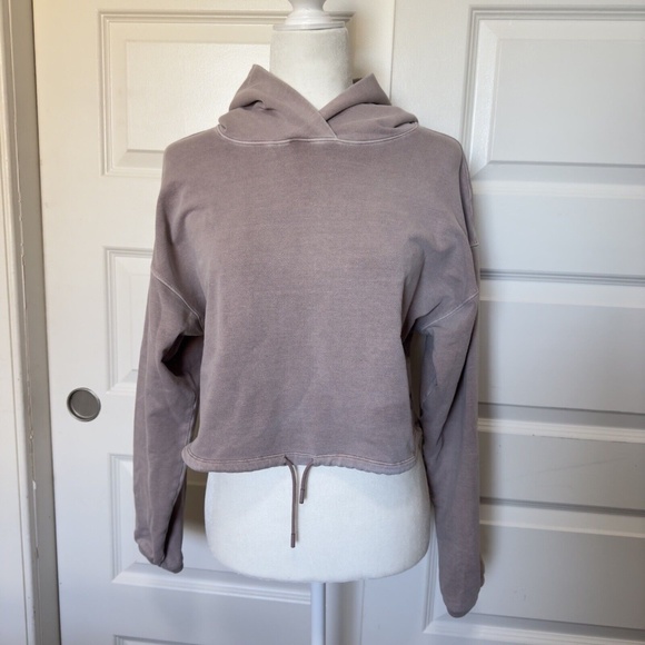 Aritzia The Group by Babaton Weekender Cinchable Pullover Cropped Hoodie Size S - Picture 3 of 14